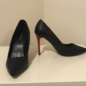 Size 7 Aldo black and red heels